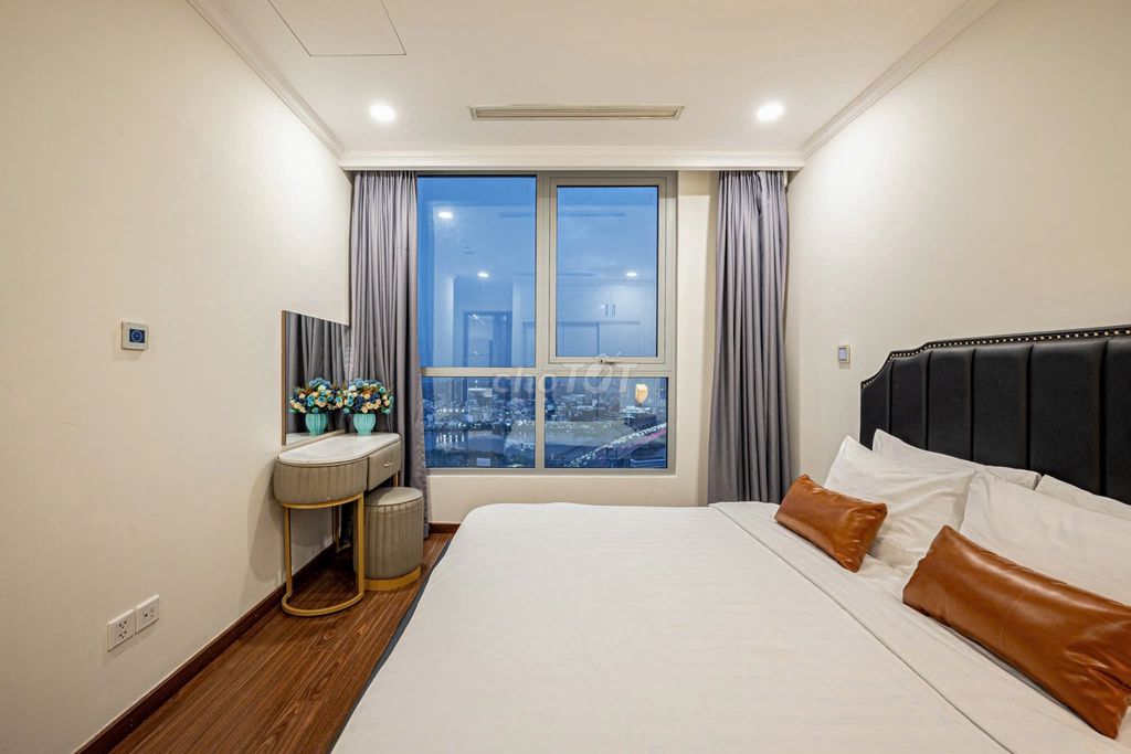 BÁN CĂN HỘ 2PN NỘI THẤT CAO CẤP, VIEW ĐẸP CỦA DỰ ÁN, VINHOMES