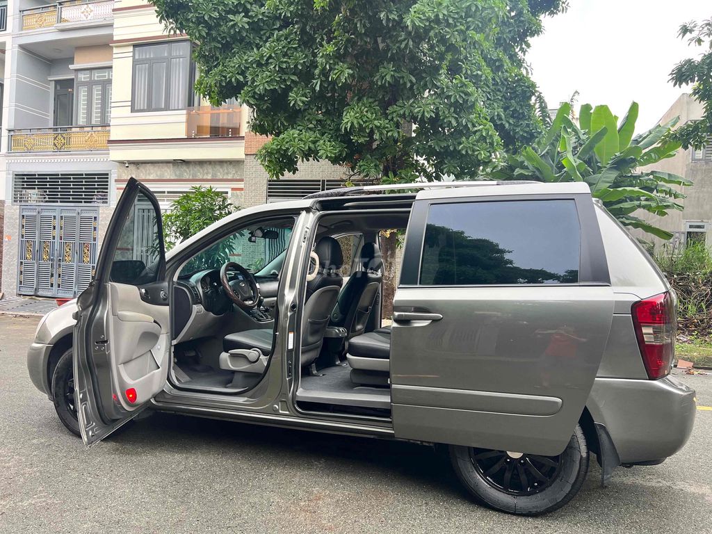 Kia Carnival 2011 -Nhập Hàn 8 Chỗ-Tự Động Đẳng Câp. Mua bán Ô tô tại Thành phố Dĩ An Bình Dương được đăng bởi Hiếu Auto Nghĩa Phát hình 12