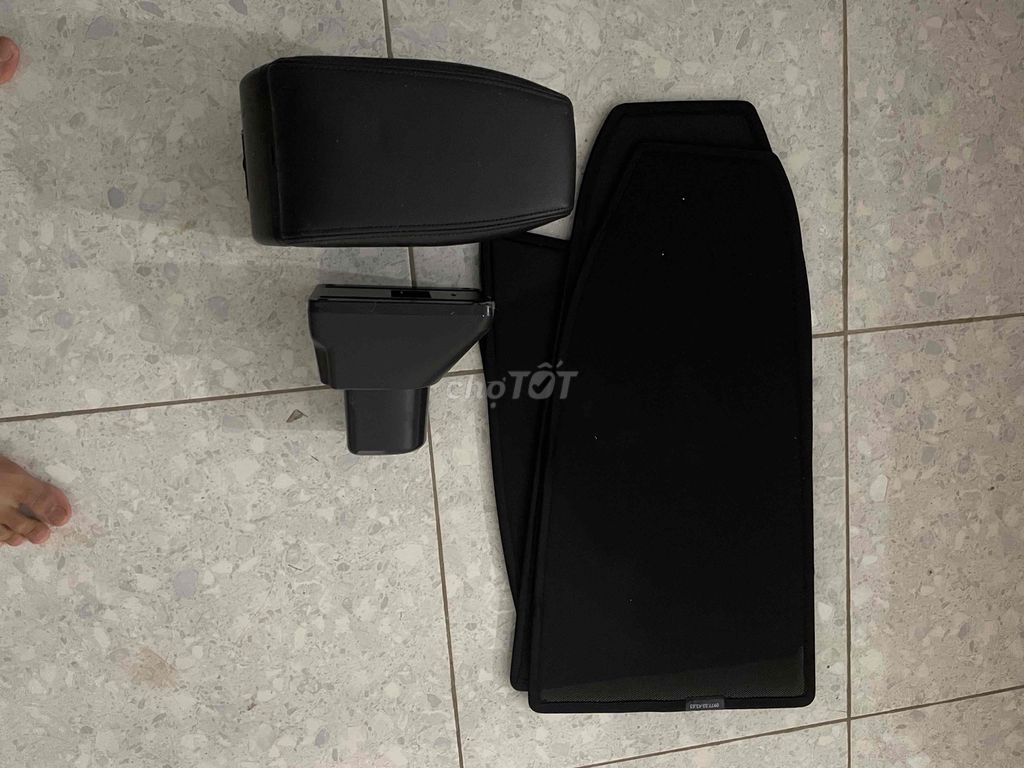 có 2 món bệ tỳ tay va bộ rèm che cho honda brio. Mua bán Phụ tùng xe tại Huyện Tân Yên Bắc Giang được đăng bởi long hình 1