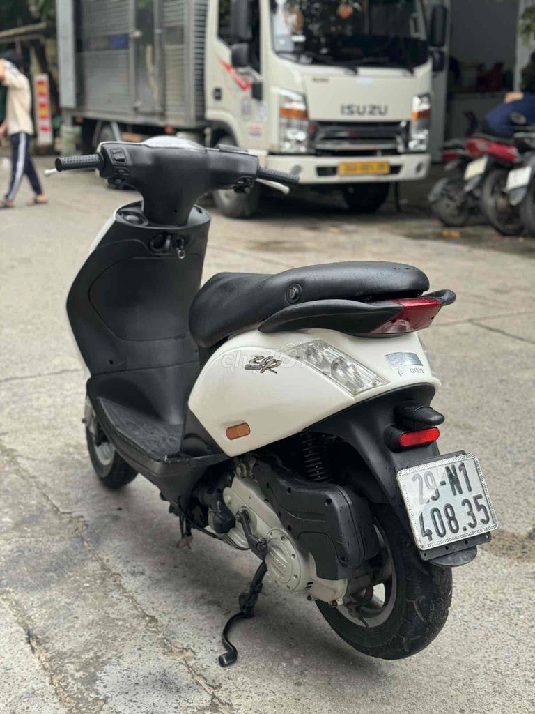 piaggio zip 100 trắng. xe đẹp chạy ít máy nguyên. Mua bán Xe máy tại Quận Nam Từ Liêm Hà Nội được đăng bởi Cường nguyễn hình 4