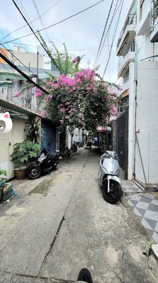Nhà gần Hẻm ô tô 60 Lý Chính Thắng, Q3. DT:27m2. Trệt 2 Lầu. 4,2 tỷ TL