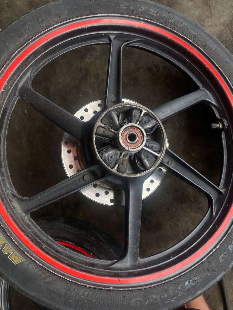 Bán cặp mâm bcr và bình xăng  hãng hon da. Mua bán Phụ tùng xe tại Huyện Củ Chi Tp Hồ Chí Minh được đăng bởi dương hình 5