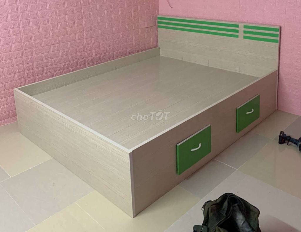 Giường nhựa Đài Loan giá tốt 1m6x2m