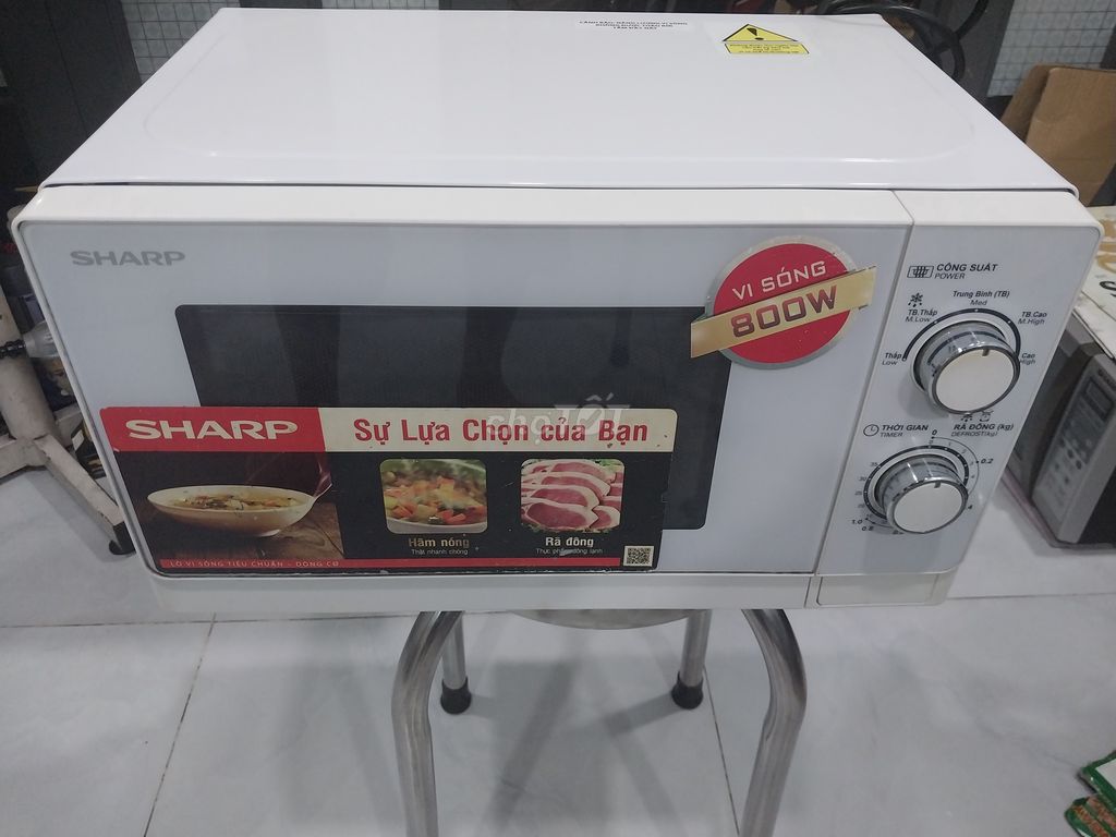 Lò  vi sóng Sharp 20lit qsd còn mới 90 % bán