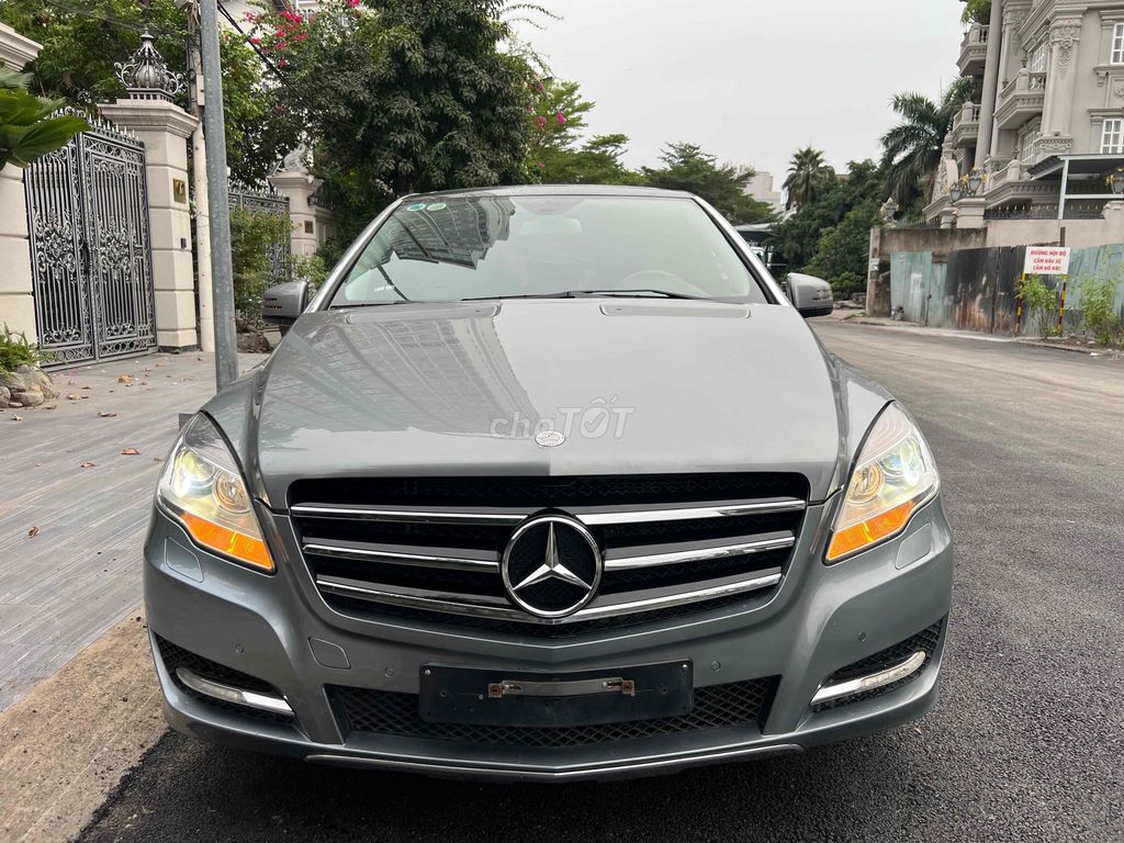 Mercedes R300 nhập khẩu 7/2013 model 2011