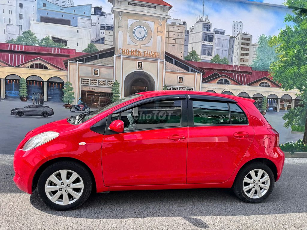 Yaris tự động nhập khẩu nguyên chiếc đi BỀN