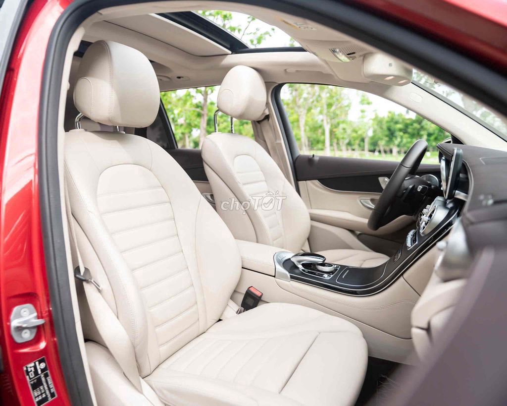 Mercedes GLC300 4Matic 2019. Mua bán Ô tô tại Quận 3 Tp Hồ Chí Minh được đăng bởi Tiền Bùi LONGANH  hình 7