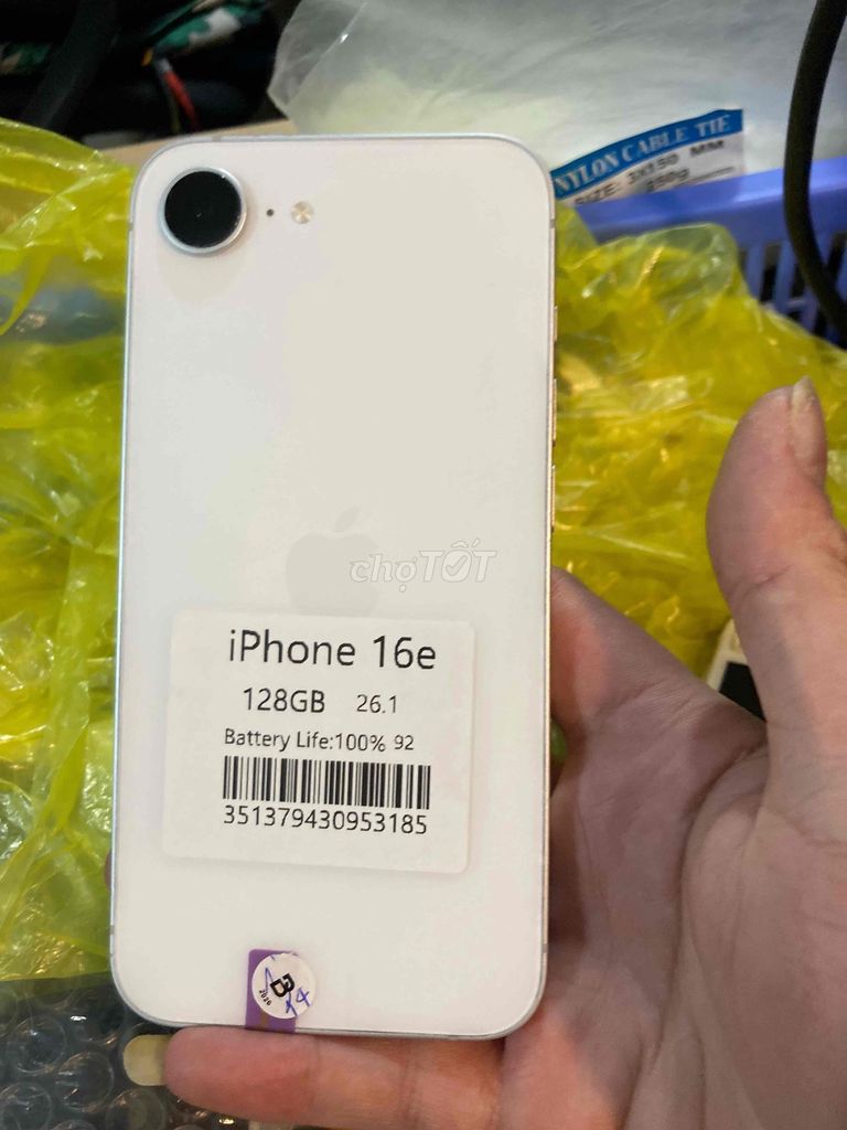 iPhone 16e 128GB Trắng Đã dùng. Mua bán Điện thoại tại Quận Thanh Xuân Hà Nội được đăng bởi linhanh hình 1