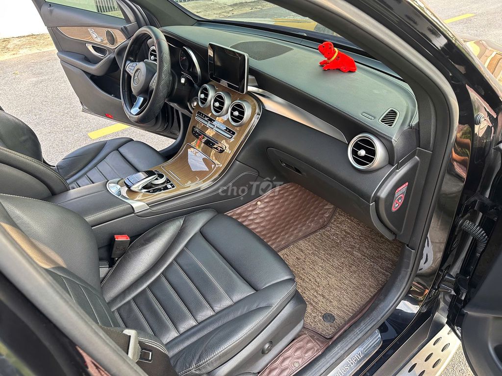 Mercedes Benz GLC 250 4Matic cuối 2016. Xe đẹp Zin. Mua bán Ô tô tại Huyện Sóc Sơn Hà Nội được đăng bởi Salon Auto Đào Hằng hình 18