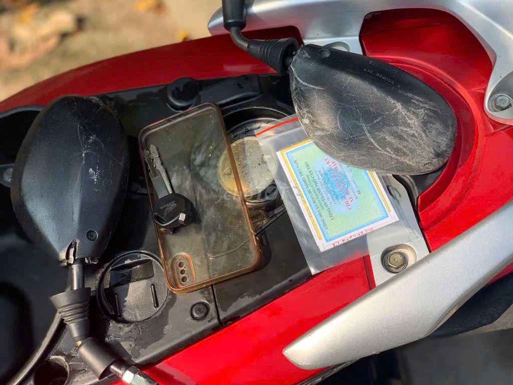 Honda Vision 2017 màu Đỏ. Mua bán Xe máy tại Quận Ô Môn Cần Thơ được đăng bởi Long  hình 9