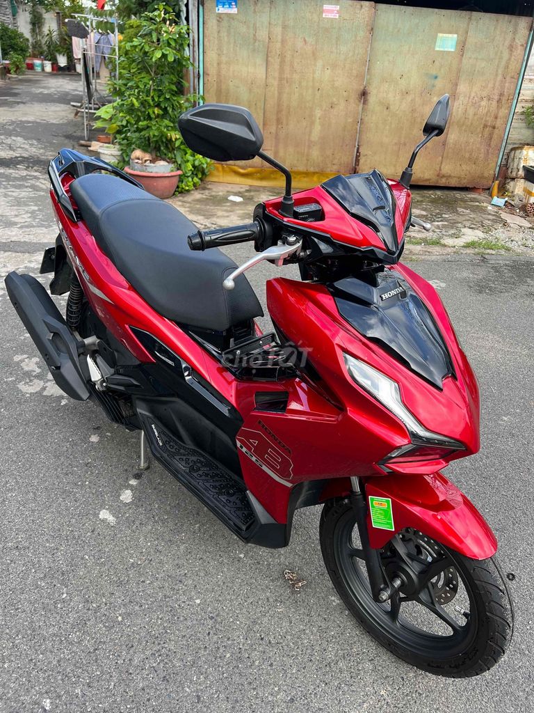 Honda Air Blade 125 2024 Красный
