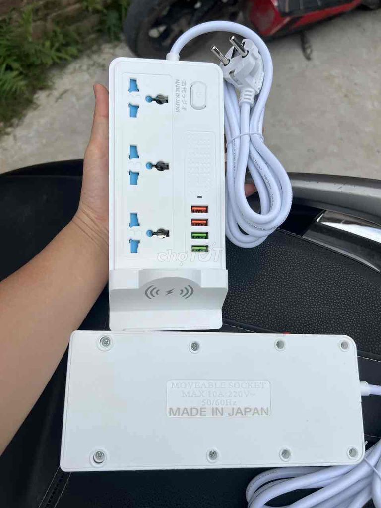ổ cắm đa năng kiêm sạc không dây Made in Japan