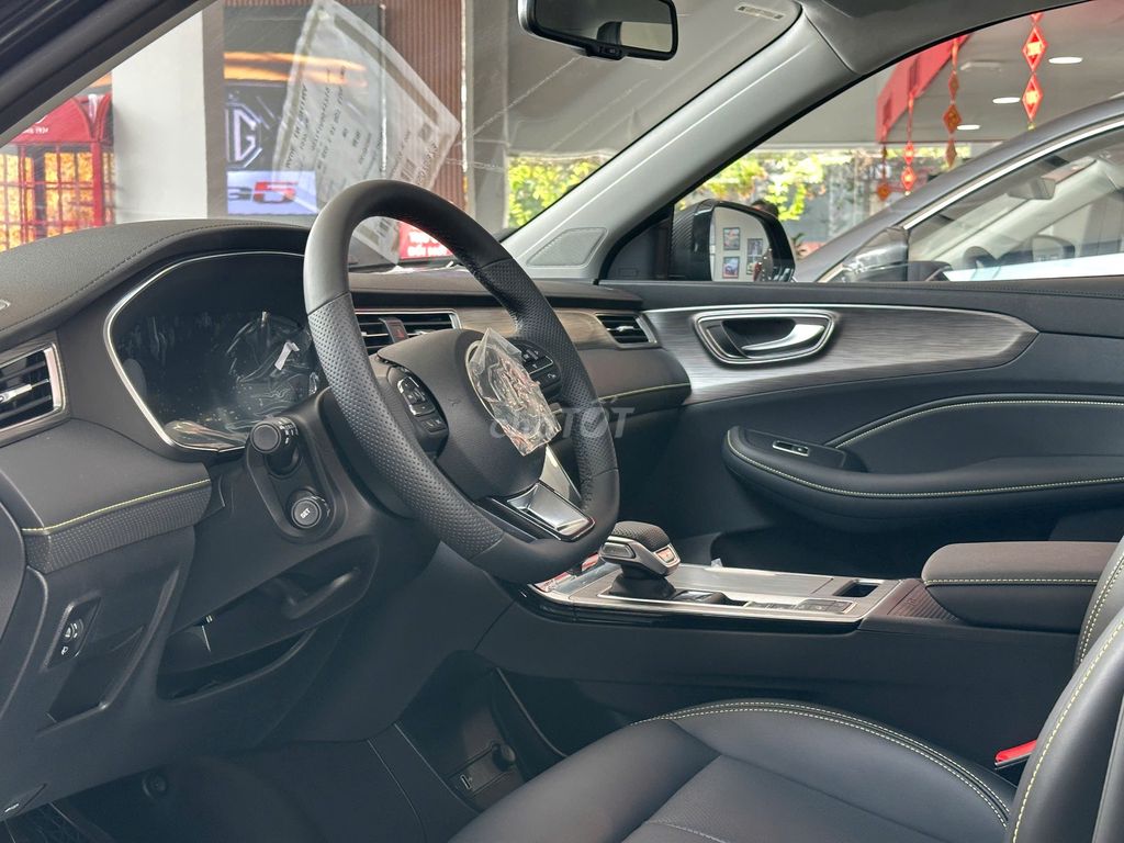 MG RX5 LUX mới 100% rẻ hơn xe lướt - Chỉ 2 suất. Mua bán Ô tô tại Quận 5 Tp Hồ Chí Minh được đăng bởi Huy Trần hình 8