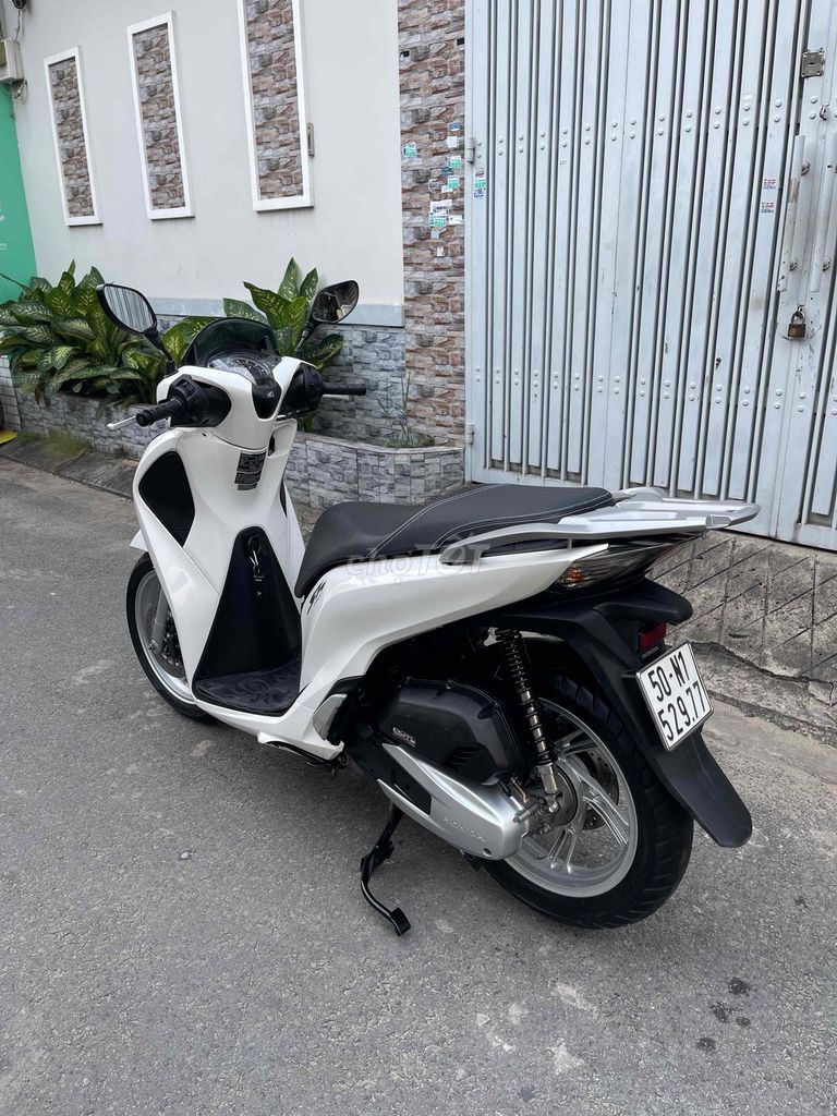 SH 150 ABS 2018 bstp 9chủ xe zin cực đẹp máy ngon. Mua bán Xe máy tại Quận Bình Tân Tp Hồ Chí Minh được đăng bởi HUY hình 4