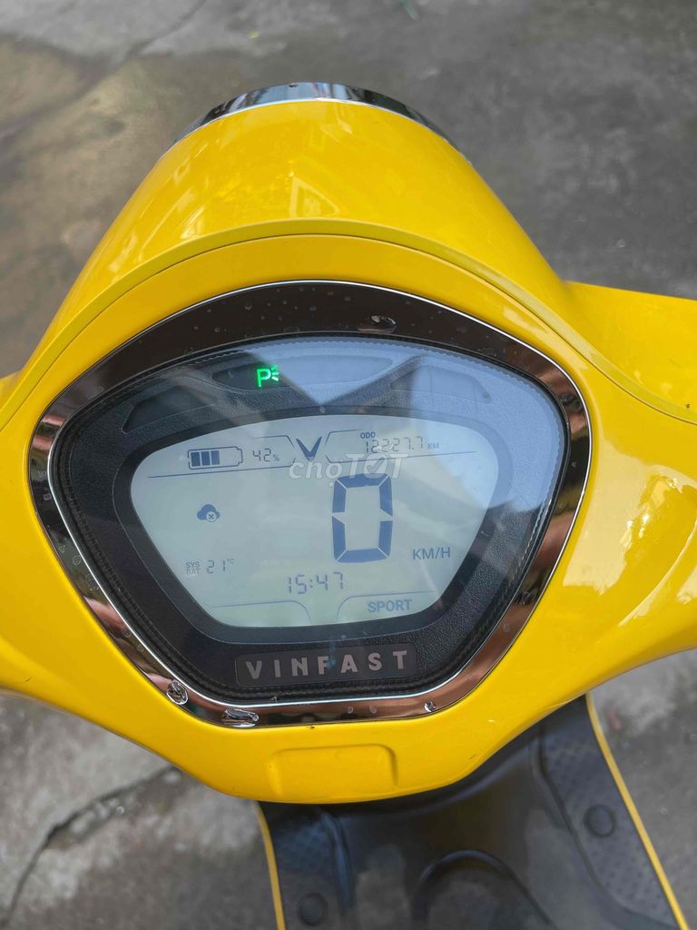 Xe máy điện VinFast Evo 200 Vàng. Mua bán Xe điện tại Quận Ba Đình Hà Nội được đăng bởi Nguyễn Huy Hoàng hình 5