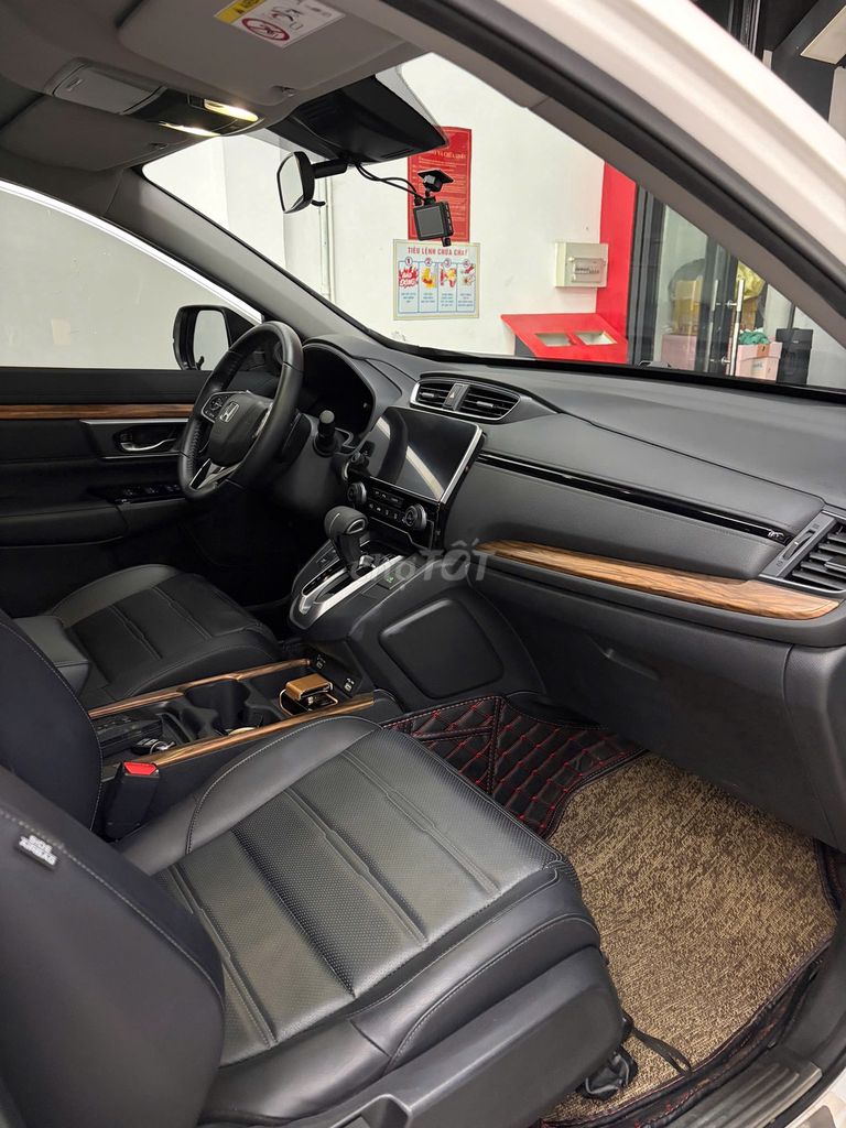 Honda CR V 2023 G - 13000 km. Mua bán Ô tô tại Quận Tân Phú Tp Hồ Chí Minh được đăng bởi Dai hình 7