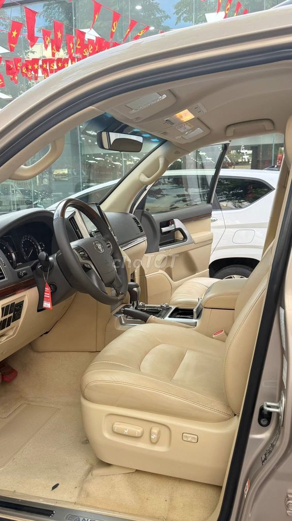 Toyota Land Cruiser 2016 VX 4.6 V8 - 89000 km. Mua bán Ô tô tại Quận Bắc Từ Liêm Hà Nội được đăng bởi Mr Hợi  hình 7