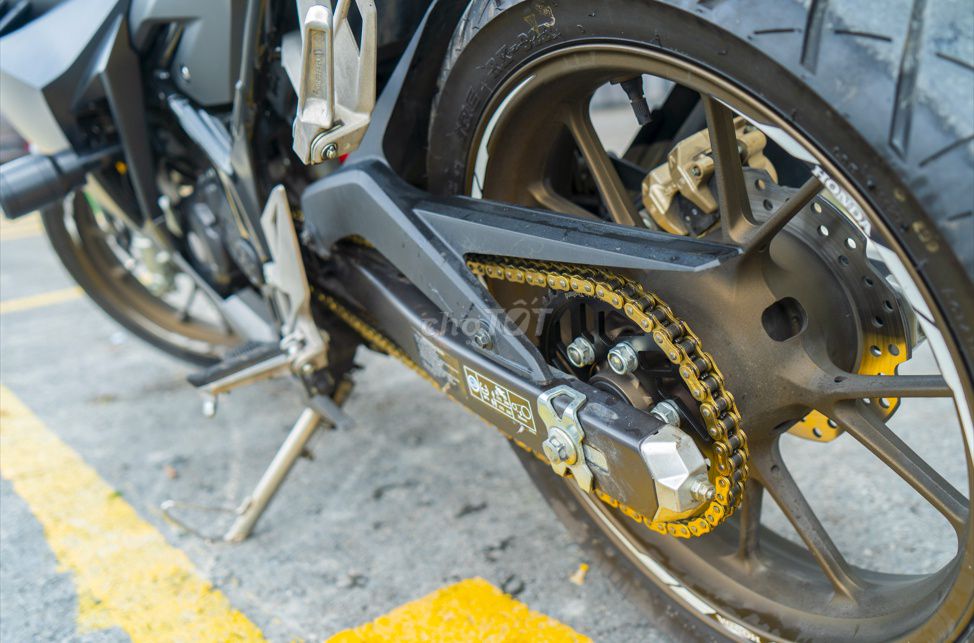 CBR150r 2024 Đen tem vàng đồng bản đặc biệt. Mua bán Xe máy tại Thành phố Thủ Đức Tp Hồ Chí Minh được đăng bởi Quân Vũ hình 6