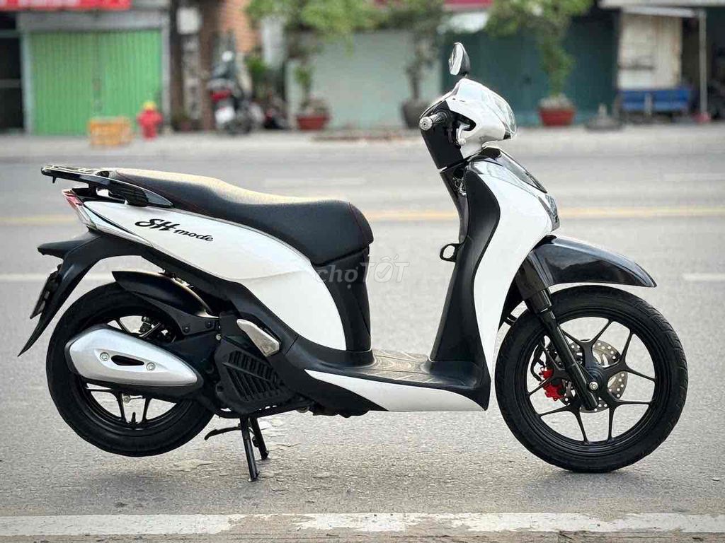 Honda SH Mode 2015 Trắng đen. Mua bán Xe máy tại Quận 7 Tp Hồ Chí Minh được đăng bởi Tú hình 9