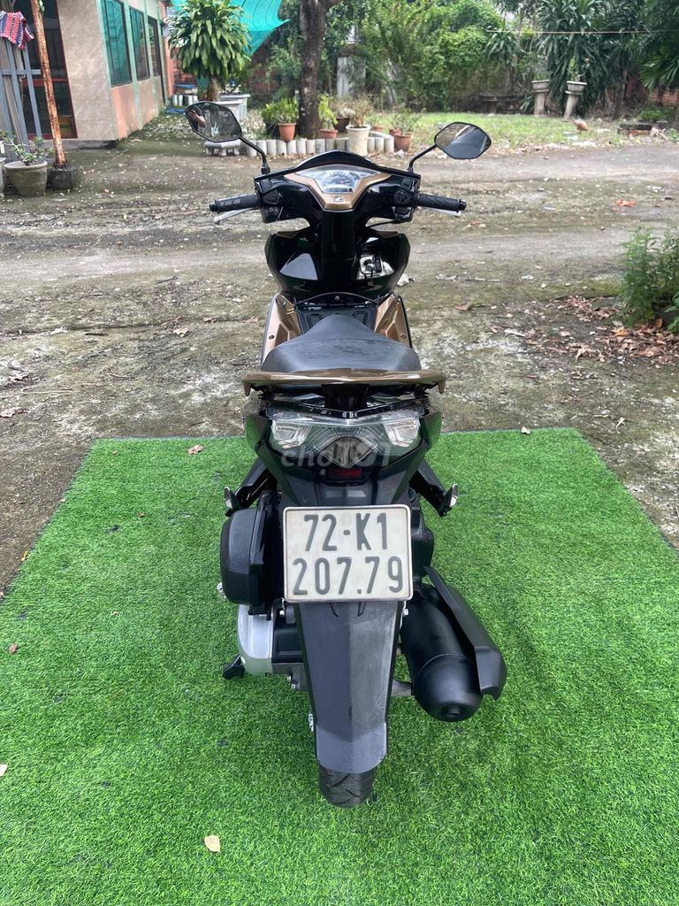 Honda Air Blade 2014 Vàng đồng 15.000km. Mua bán Xe máy tại Thị xã Phú Mỹ Bà Rịa - Vũng Tàu được đăng bởi Lê  Thanh Hải  hình 6