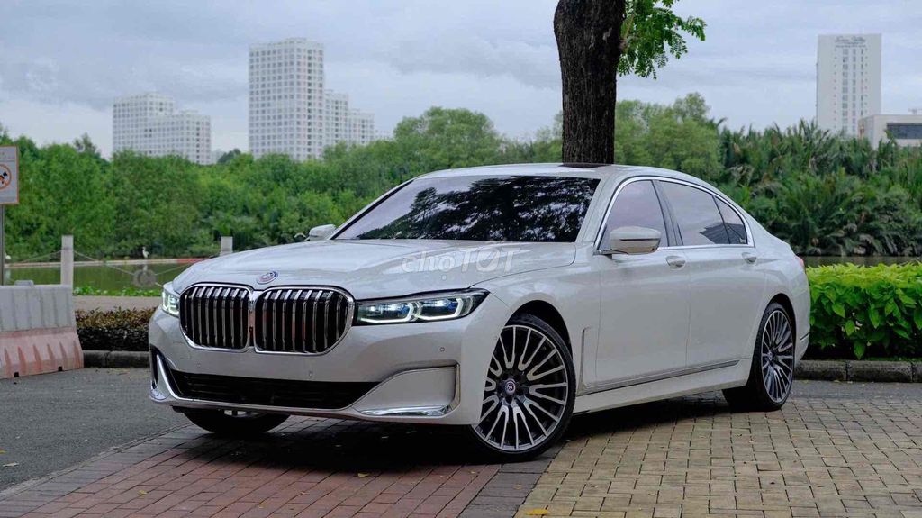 BMW 7 Series 2021 740Li - 19999 km Bank 90%. Mua bán Ô tô tại Quận 7 Tp Hồ Chí Minh được đăng bởi PHÁT ĐẠT LUXURY CAR hình 3