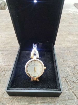 Đồng hồ nữ Anne Klein