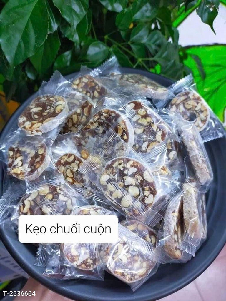 1kg Kẹo chuối đậu phộng cuộn bánh tráng giòn. Mua bán Đồ ăn, thực phẩm và các loại khác tại Huyện Thạnh Phú Bến Tre được đăng bởi Siêu thị Anh Tú 88 hình 1