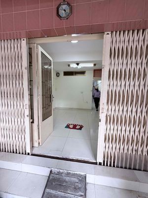 BÁN NHÀ CC NGÔ GIA TỰ SỔ HỒNG