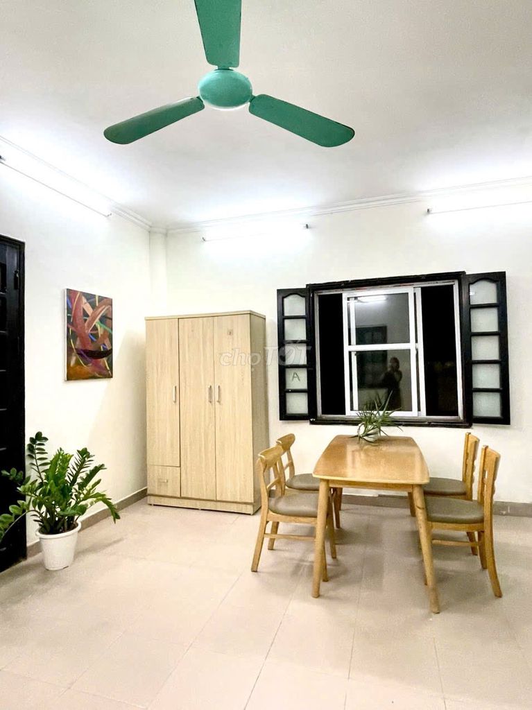 Cho thuê studio 35m2 full đồ tại 4 Tô Hiến Thành ngay Vincom Bà Triệu