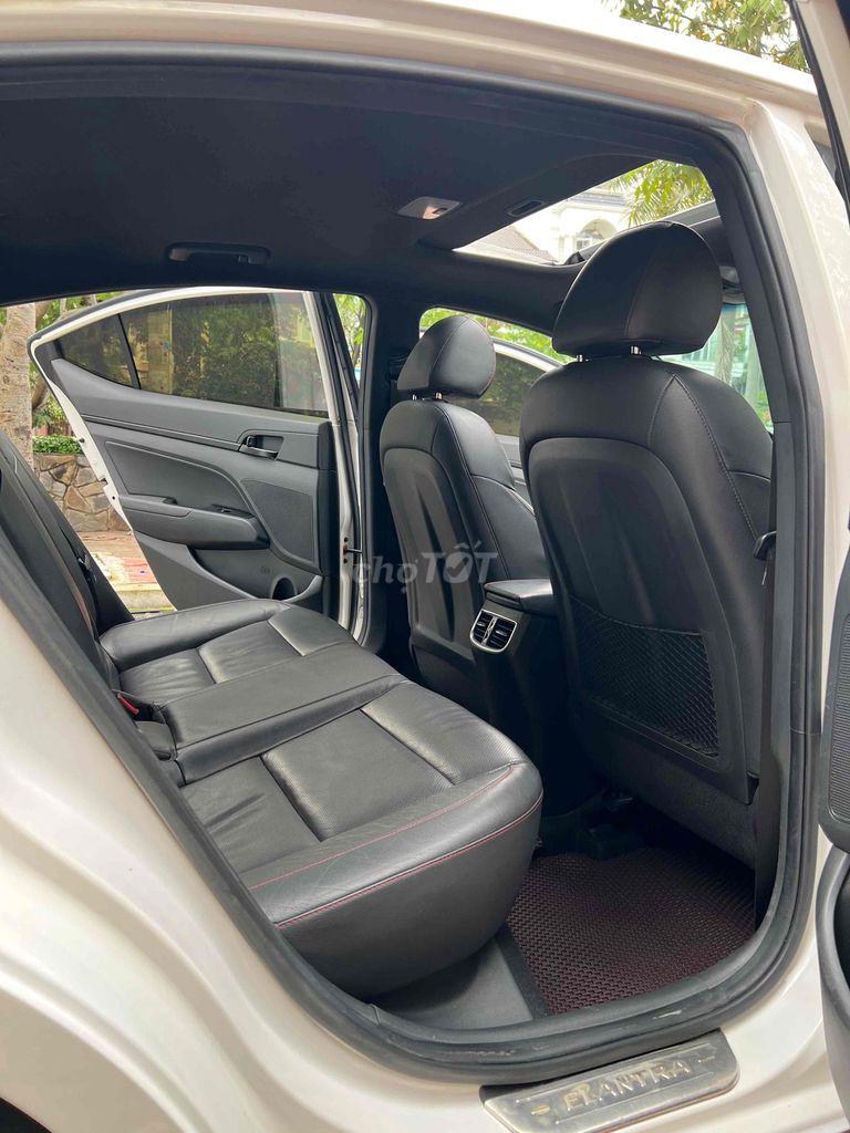 Hyundai Elantra 1.6 Sport 2018. Mua bán Ô tô tại Quận 8 Tp Hồ Chí Minh được đăng bởi Đông Mai hình 9