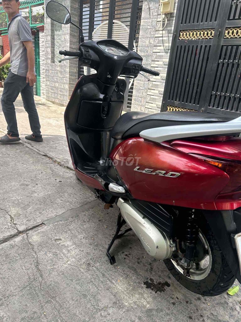Honda Lead Fi 2011 красный, пробег 59000 км, красивый госномер 68