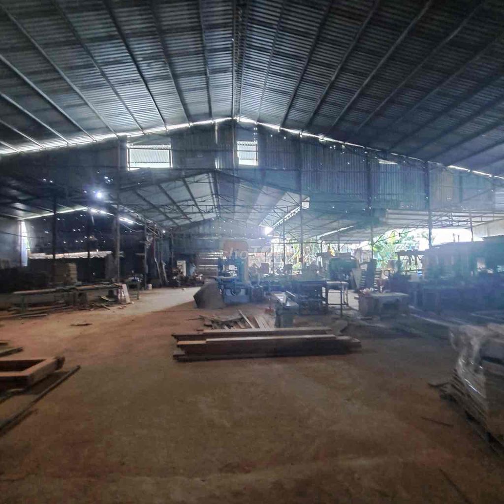 Kho 1300m2 ngay cầu ông nhiêu, ngây đ.1 long trường, q.9