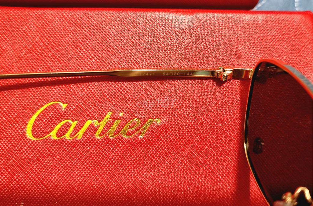 Kính Cartier 99% mạ gold