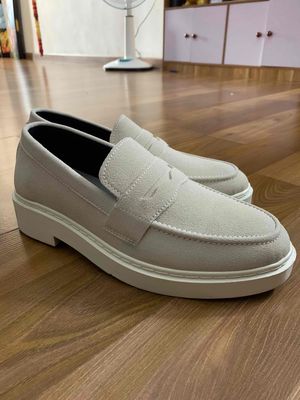 Giày da lộn màu kem size 42 99,9% cao 5cm. Mua bán Giày dép tại Quận 8 Tp Hồ Chí Minh được đăng bởi Pi Sao