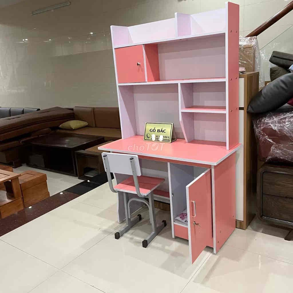 Bàn học gỗ Hồng nữ kích cỡ 120cm. Mua bán Bàn ghế tại Quận Hoàng Mai Hà Nội được đăng bởi Minh Hà hình 1