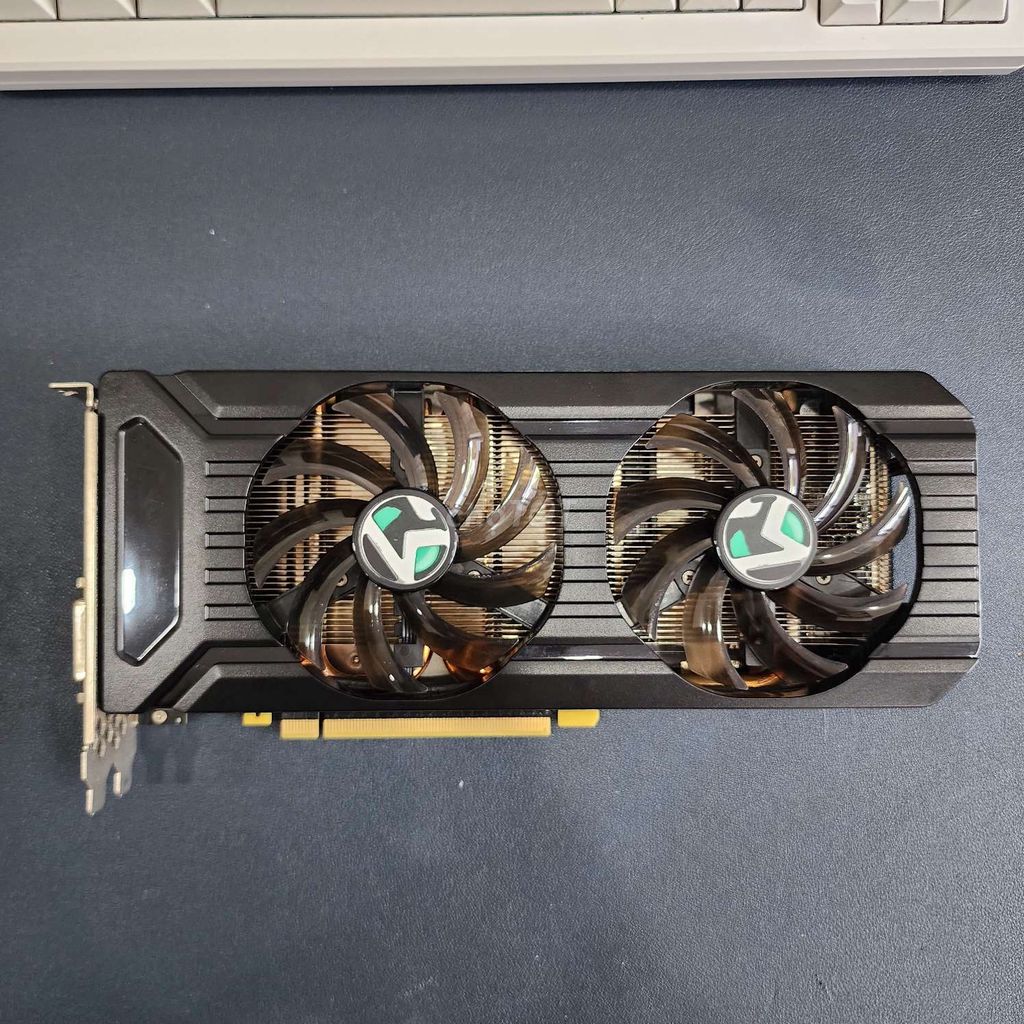 1070ti Maxson còn khá đẹp, nhiệt mát