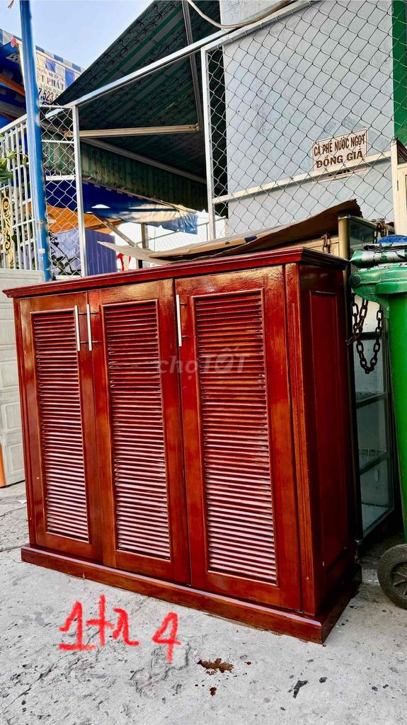 Tủ giày dép Gỗ Nâu đỏ 3 cánh. Mua bán Tủ, kệ gia đình tại Quận Bình Tân Tp Hồ Chí Minh được đăng bởi Phat  hình 1