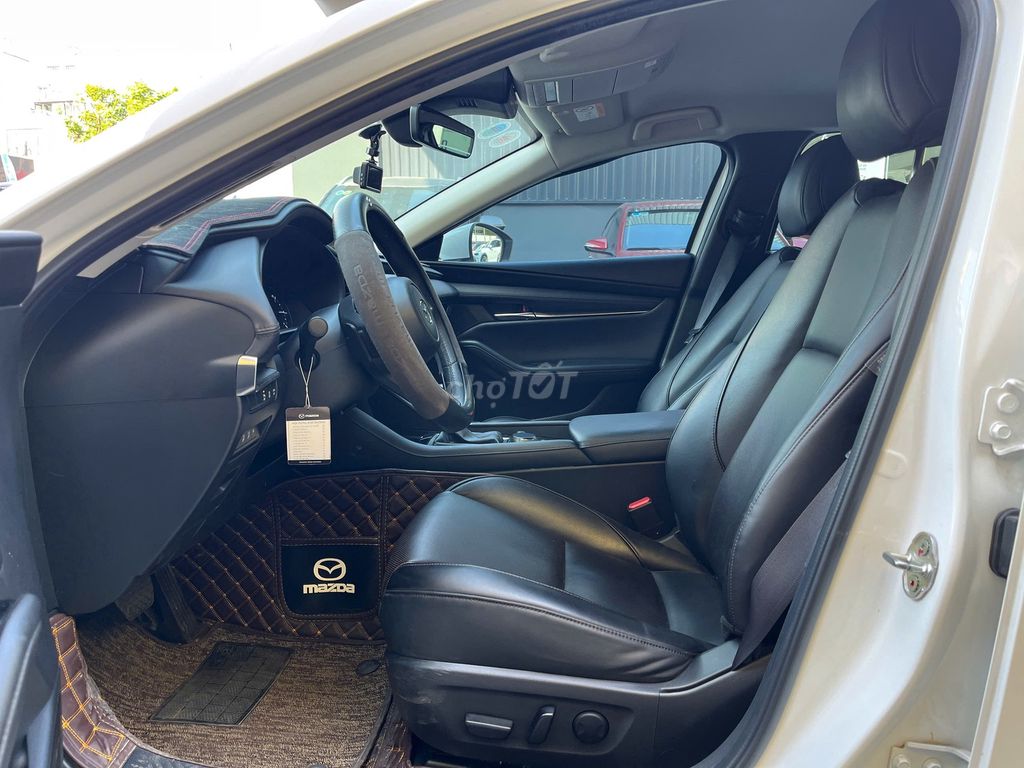 MAZDA 3 1.5 LUXURY 2023 GIA ĐÌNH LƯỚT 1 CHỦ HT 70%. Mua bán Ô tô tại Thành phố Thủ Đức Tp Hồ Chí Minh được đăng bởi Hiếu hình 14