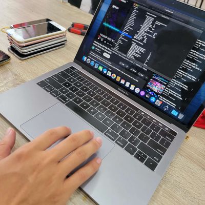 MacBook pro 2018 i7 ram 16, SSD 512gb full zin. Mua bán Laptop tại Quận Gò Vấp Tp Hồ Chí Minh được đăng bởi DuyAnh