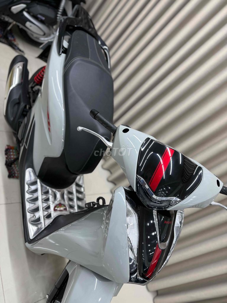 SH 125abs cực đẹp có bán trả góp ‼️nợ 6👍. Mua bán Xe máy tại Quận Thanh Khê Đà Nẵng được đăng bởi THẾ MẪN CHUYÊN XE LƯỚT CÓ BÁN TRẢ GÓP  hình 8