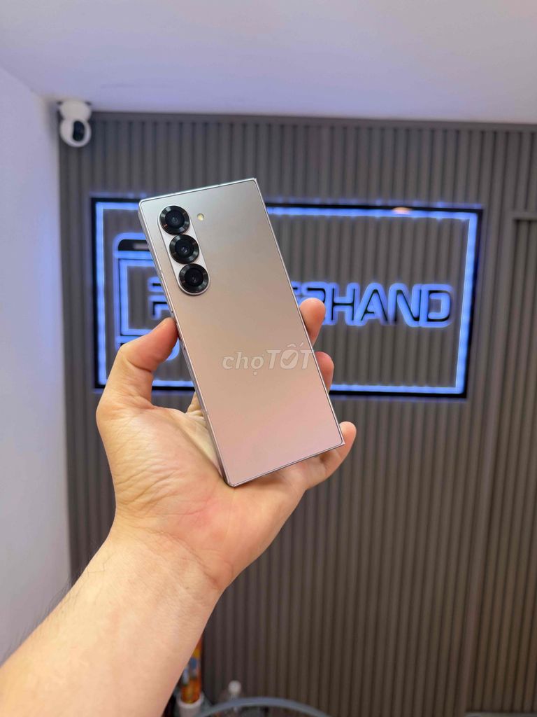 Samsung Fold6 12GB 256GB Bạc 2 sim. Mua bán Điện thoại tại Quận 3 Tp Hồ Chí Minh được đăng bởi 2 Hand STORE  hình 1
