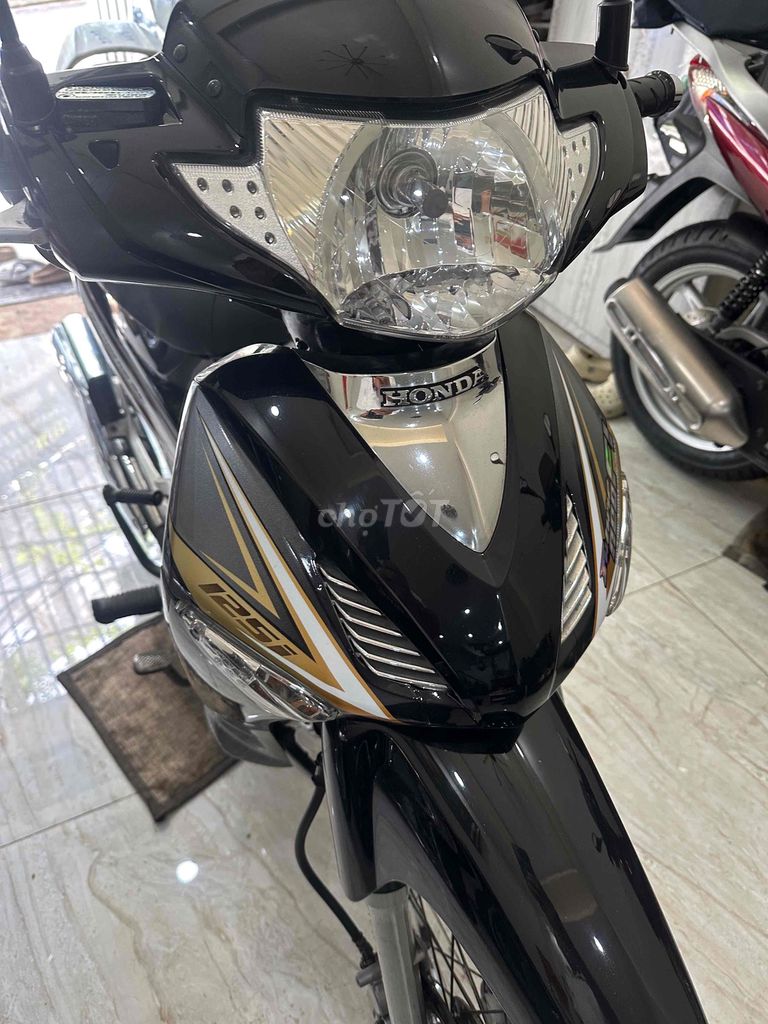 chính chủ may đâu rin chứng giấy ngay. Mua bán Xe máy tại Quận Phú Nhuận Tp Hồ Chí Minh được đăng bởi pham van vu hình 1