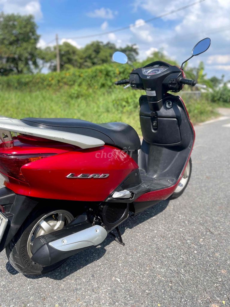 Honda Lead 2011 Красный