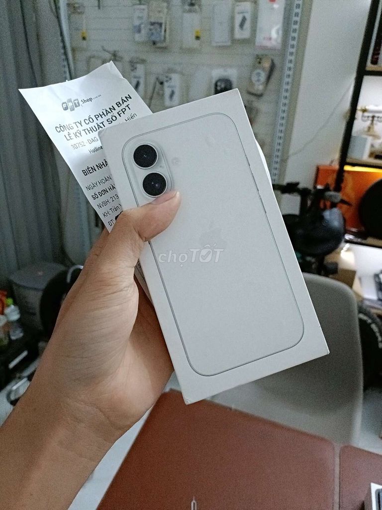 iPhone 16 128GB Trắng new FPT shop chưa active. Mua bán Điện thoại tại Quận Thanh Khê Đà Nẵng được đăng bởi TT PHONE hình 1