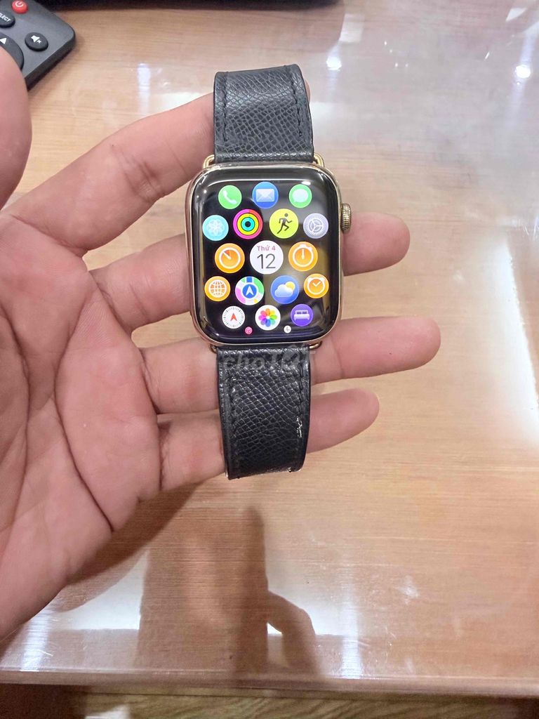 Apple Watch Series 7 45mm Vàng Thép. Mua bán Thiết bị đeo thông minh tại Quận Hoàng Mai Hà Nội được đăng bởi Nucuoingaymoi hình 1