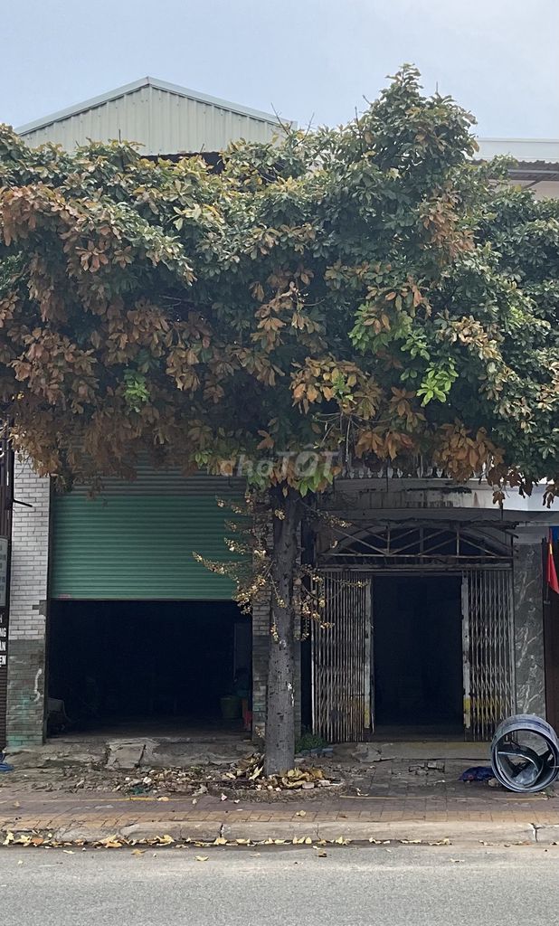 Два дома с фасадной частью на ул. Хюен Чан Конг Тыа, Вунгтау, 166.2 кв.м