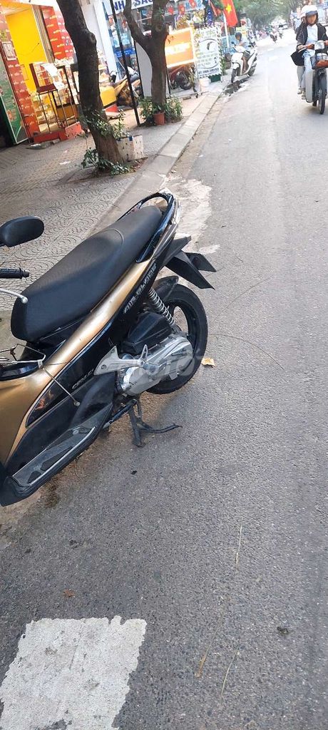 Cần bán xe Honda ab máy móc zin. Mua bán Xe máy tại Quận Cẩm Lệ Đà Nẵng được đăng bởi hà thị diễm My hình 1