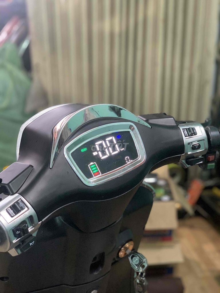 xe điện cũ vespa 5 bình lớn, có trả góp, quẹt thẻ. Mua bán Xe điện tại Quận Liên Chiểu Đà Nẵng được đăng bởi Xe Điện Cũ Nz hình 2
