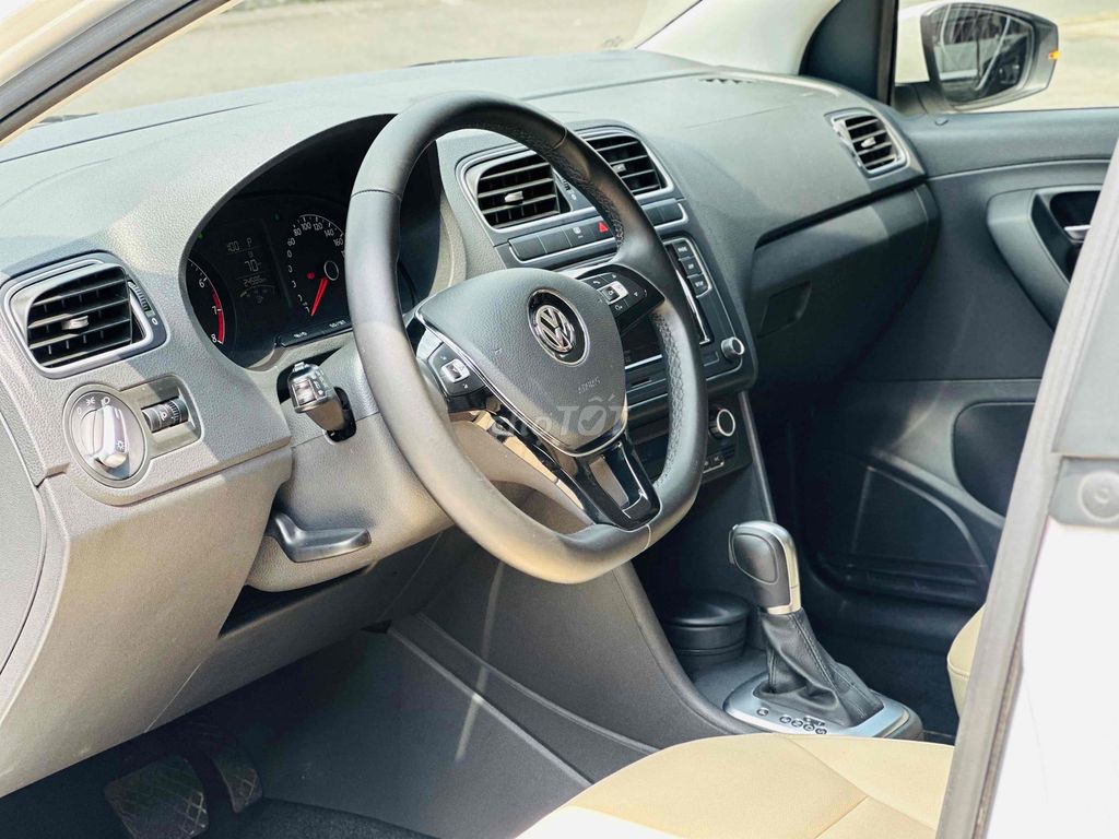 🔥 Volkswagen Polo Hatback Trắng 2020