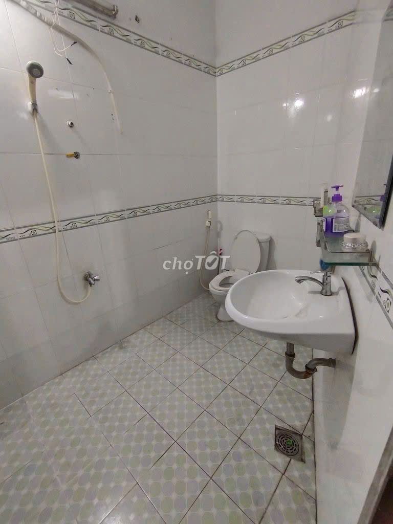 NHÀ CẤP 4 HẺM XE HƠI NGAY TĂNG NHƠN PHÚ A 2PN 1WC